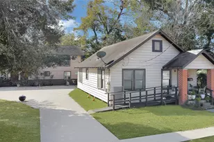 605 E Hunnicutt St, Baytown, TX 77520 - Photo 1