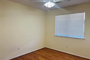 15330 Riverside Grove Dr, Houston, TX 77083 - Photo 9