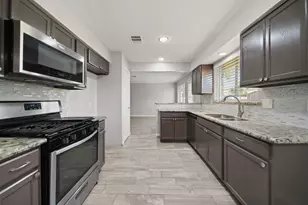 5013 Camden Ln, Pearland, TX 77584 - Photo 9