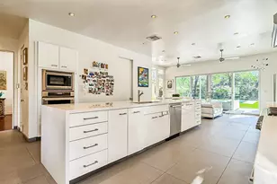 11535 Green Oaks Dr, Piney Point Village, TX 77024 - Photo 9