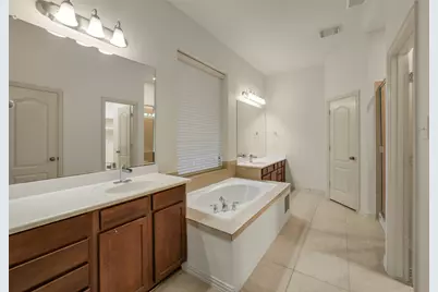 82 Cherry Hills Drive, Jersey Village, TX 77064 - Photo 25