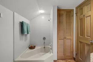 11902 Laurie Ln, Houston, TX 77024 - Photo 19
