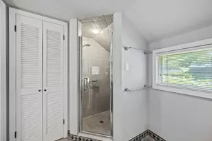 11902 Laurie Ln, Houston, TX 77024 - Photo 17