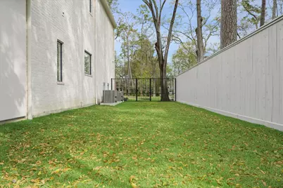 11607 Shady Grove Lane, Houston, TX 77024 - Photo 47