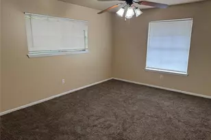 609 Sunset St, Alvin, TX 77511 - Photo 9