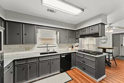 4704 Gulfway Drive, Baytown, TX 77521 - Photo 15