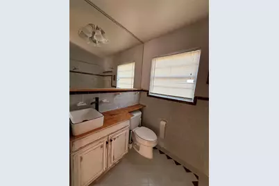 5724 1/2 Parwill Street, Houston, TX 77081 - Photo 7