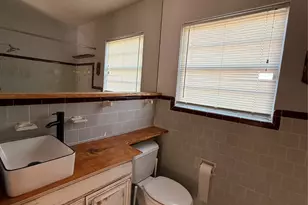 5724 1/2 Parwill St, Houston, TX 77081 - Photo 7