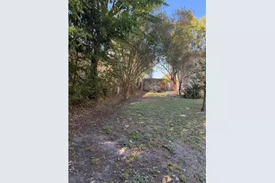 5724 1/2 Parwill Street, Houston, TX 77081 - Photo 13