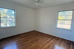 5724 1/2 Parwill St, Houston, TX 77081 - Photo 9