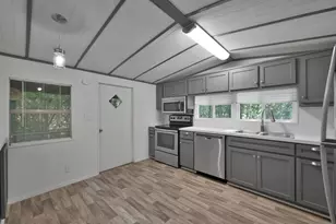 6432 Longmire Rd, Conroe, TX 77304 - Photo 5
