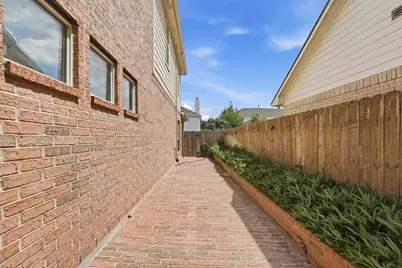 2514 Brittany Lakes Drive, League City, TX 77573 - Photo 5