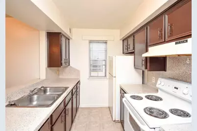 3025 Waller St, Waller, TX 77484 - Photo 9