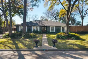 3625 Ascot Ln, Houston, TX 77092 - Photo 37