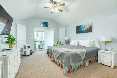 13711 Pirates Beach Boulevard, Galveston, TX 77554 - Photo 17