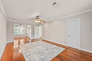 1637 Castle Ct, Houston, TX 77006 - Photo 5