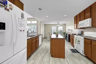 9920 Climbing Tree St, Conroe, TX 77385 - Photo 9