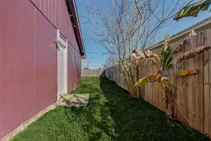 5210 Shirley St, Baytown, TX 77521 - Photo 27