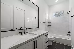 9011 Wellspring Dr, Houston, TX 77080 - Photo 21