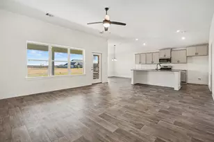 16 Keystone Ct, Angleton, TX 77515 - Photo 7