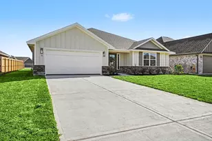 16 Keystone Ct, Angleton, TX 77515 - Photo 3