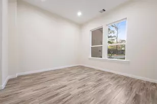 7402 Charred Pine Dr, Magnolia, TX 77354 - Photo 5