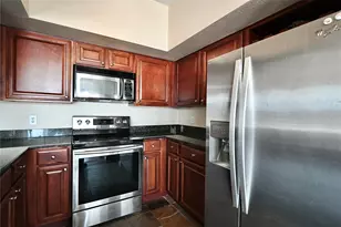 7575 Kirby Dr, Houston, TX 77030 - Photo 15