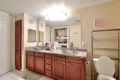 7575 Kirby Drive #1410, Houston, TX 77030 - Photo 9