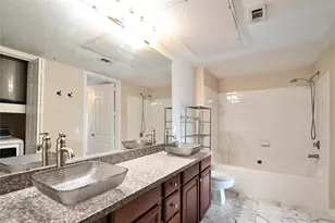 7575 Kirby Dr, Houston, TX 77030 - Photo 17