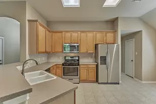 27 E Russet Grove Cir, The Woodlands, TX 77384 - Photo 13