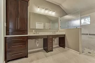 27 E Russet Grove Cir, The Woodlands, TX 77384 - Photo 21