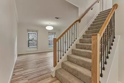 26 Sylvan Forest Drive, The Woodlands, TX 77381 - Photo 7