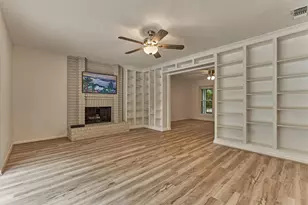 26 Sylvan Forest Dr, The Woodlands, TX 77381 - Photo 13