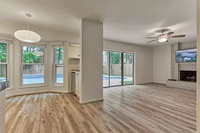 26 Sylvan Forest Drive, The Woodlands, TX 77381 - Photo 11