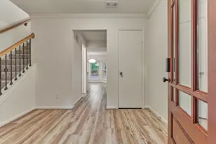 26 Sylvan Forest Dr, The Woodlands, TX 77381 - Photo 5