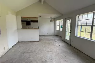 1321 Sagebrush St, Angleton, TX 77515 - Photo 3