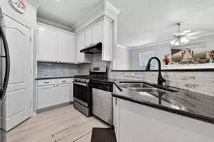 3655 Royal Royce Dr, Houston, TX 77042 - Photo 15