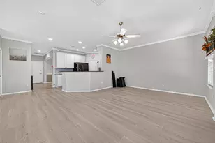 3655 Royal Royce Dr, Houston, TX 77042 - Photo 9
