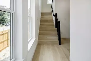 1214 W 24th St, Houston, TX 77008 - Photo 3