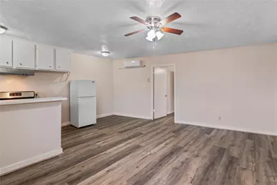 4811 Oakland Street #6, Houston, TX 77023 - Photo 1