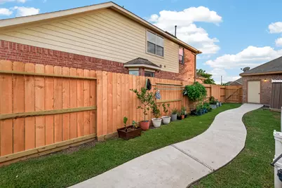946 Maresca Lane, League City, TX 77573 - Photo 39