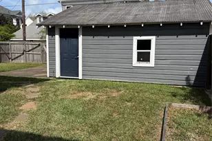 1102 Winnie St, Galveston, TX 77550 - Photo 15