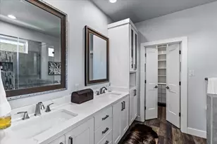 4102 Grayson Dr, Galveston, TX 77554 - Photo 11