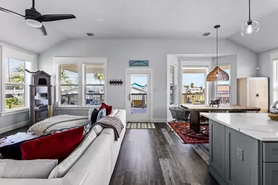 4102 Grayson Drive, Galveston, TX 77554 - Photo 5