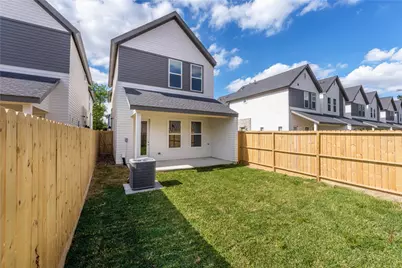 5616 Bertellis Lane, Houston, TX 77091 - Photo 15