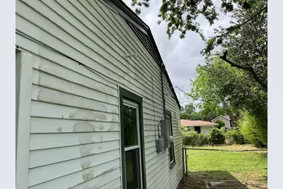 1910 Little Street, La Marque, TX 77568 - Photo 11