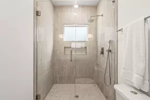 619 Skyland Terrace Way, Houston, TX 77009 - Photo 7