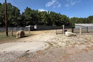 51 Crk Bnd Dr, Huntsville, TX 77320 - Photo 3