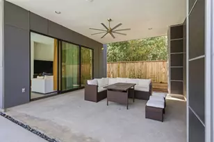 2412 Helena St, Houston, TX 77006 - Photo 19