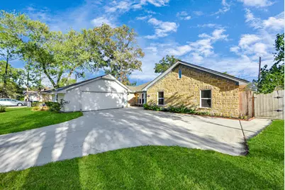 103 Cherry Tree Lane, Friendswood, TX 77546 - Photo 1